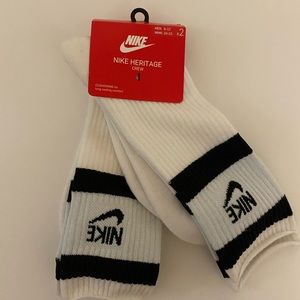 Nike Heritage 2 pack white crew socks M8-12 W10-13
